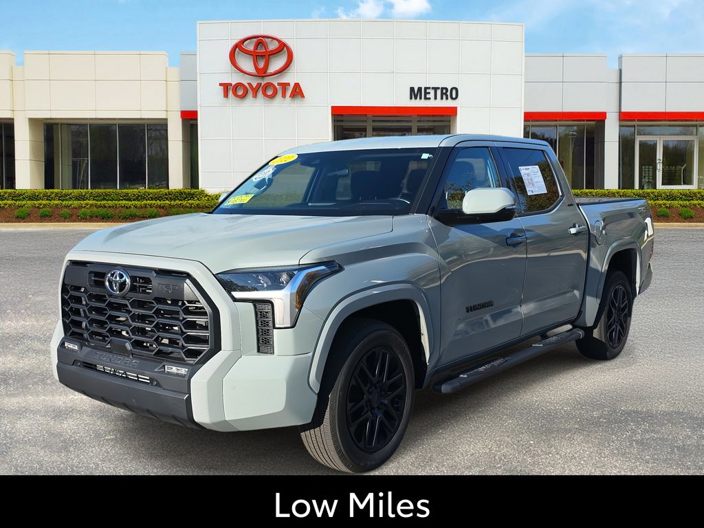 2022 Toyota Tundra SR5's photo