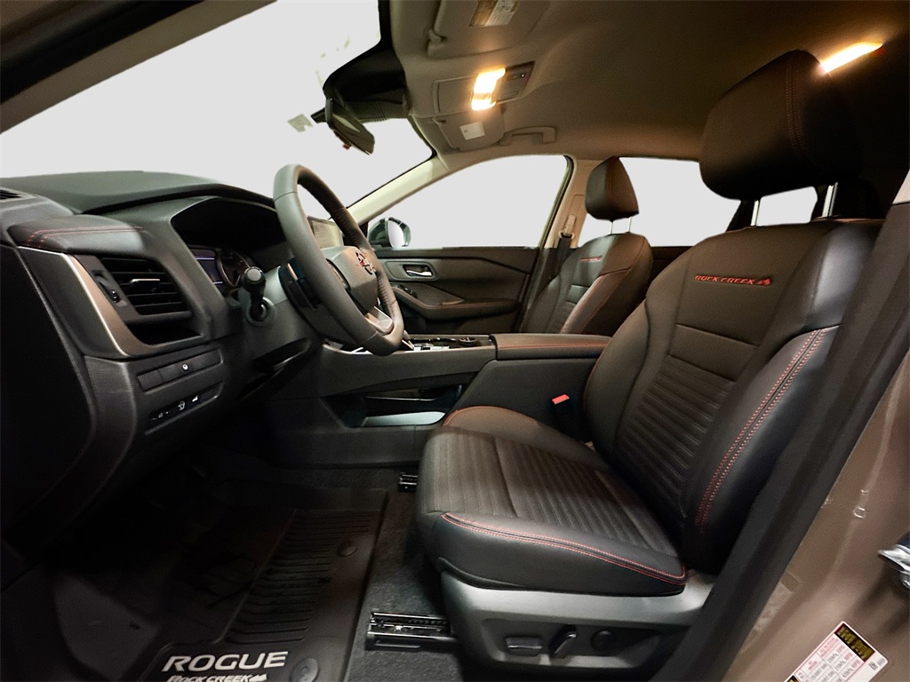 2026 Nissan Rogue SV photo 4