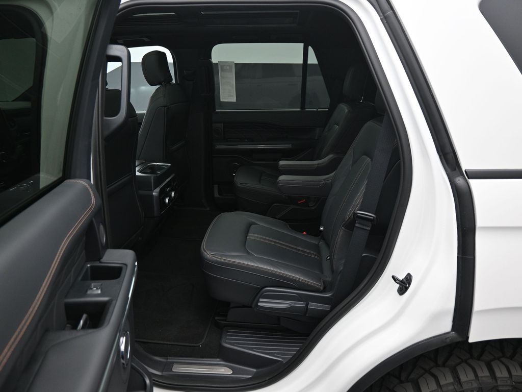 2024 Ford Expedition Platinum photo 18