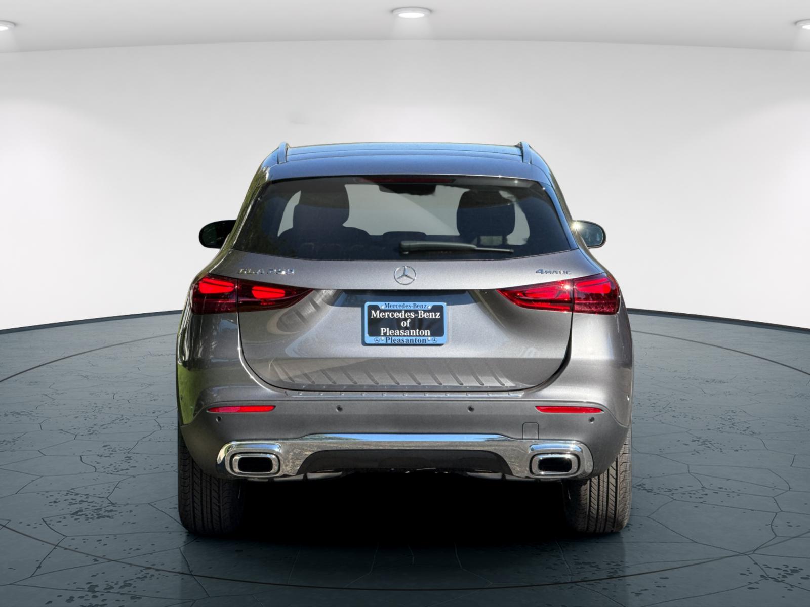 2026 Mercedes Benz GLA 250 4MATIC photo 3