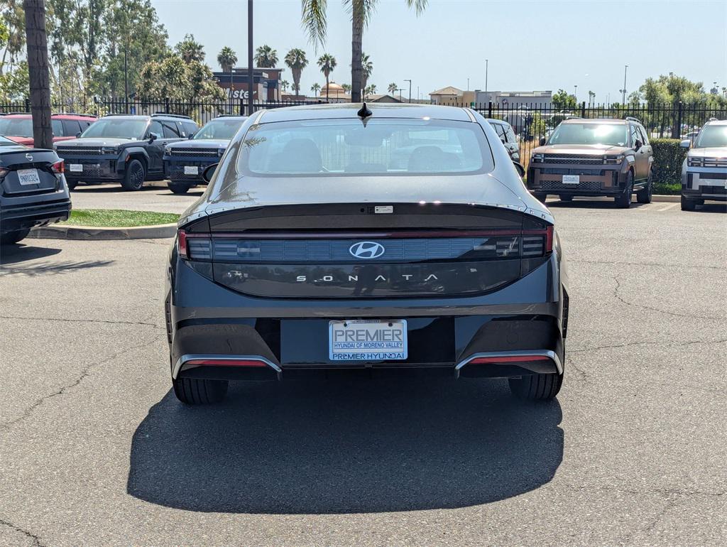2025 Hyundai Sonata SEL photo 5