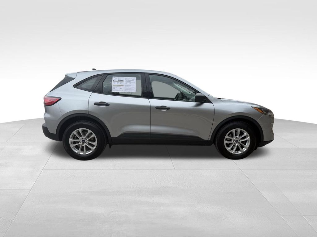 2022 Ford Escape S photo 4