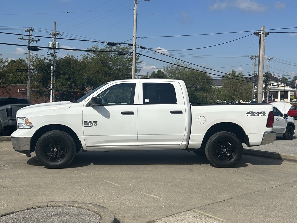 2022 Ram 1500 Classic SLT photo 9
