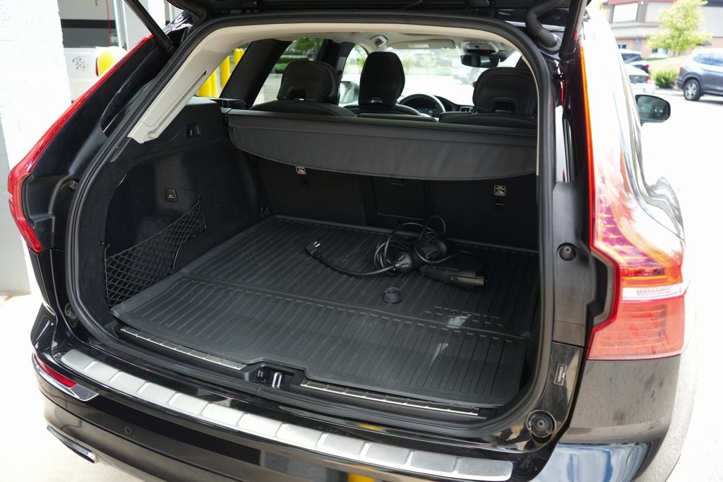 2021 Volvo XC60 Recharge Hybrid T8 Inscription Expression photo 32