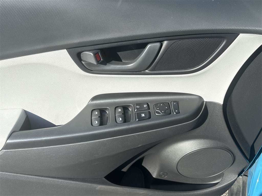2022 Hyundai Kona SEL photo 15