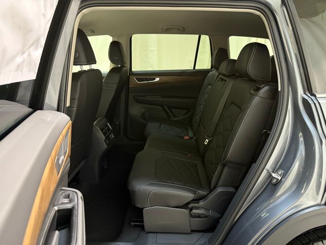 2025 Volkswagen Atlas SE photo 26