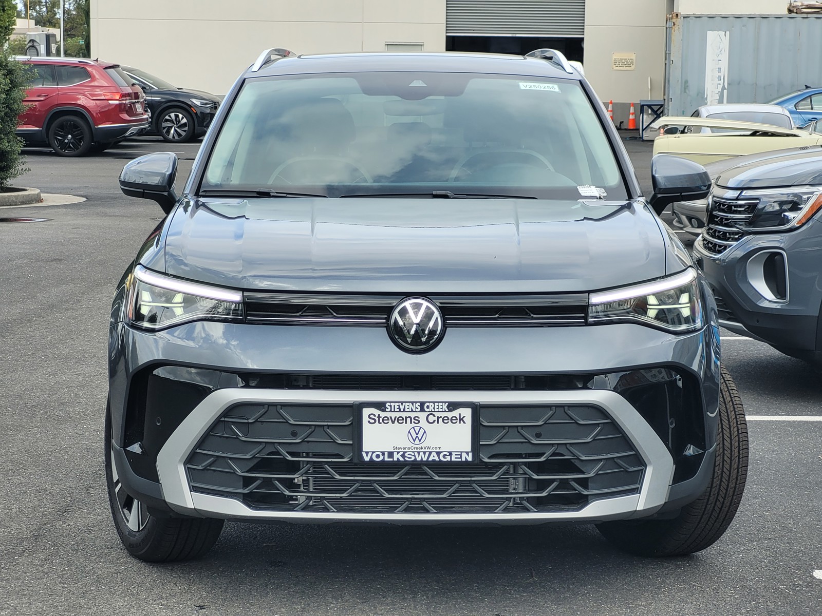 2025 Volkswagen Taos SE photo 2