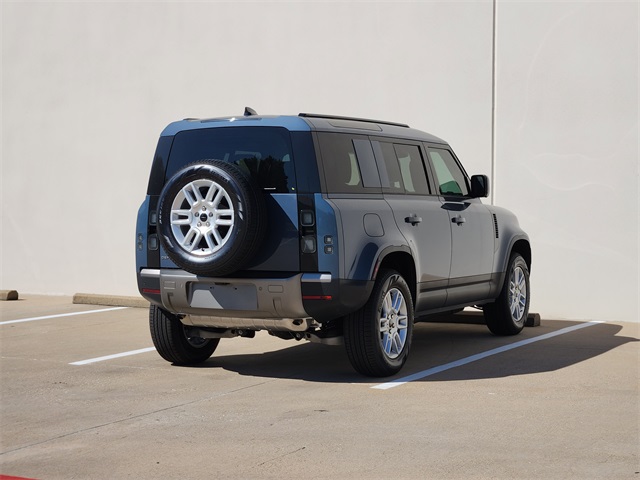 2026 Land Rover Defender 110 S photo 4