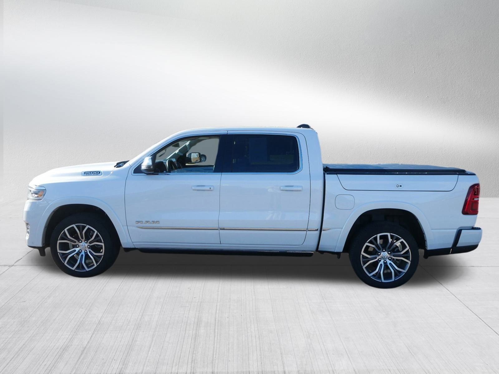 2025 Ram 1500 photo 4