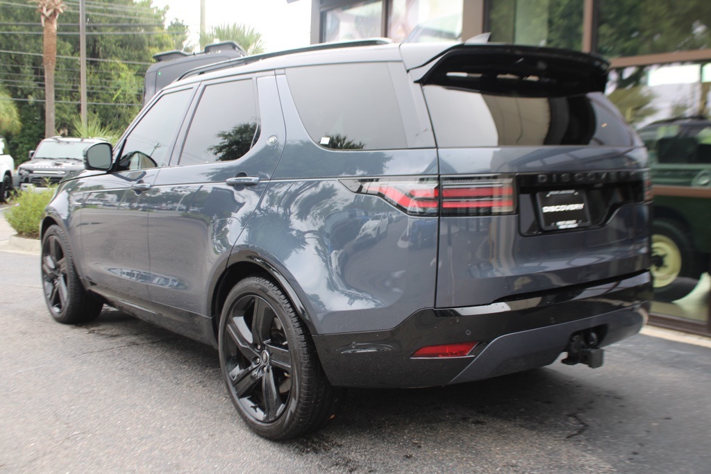 2024 Land Rover Discovery P360 Dynamic SE photo 3