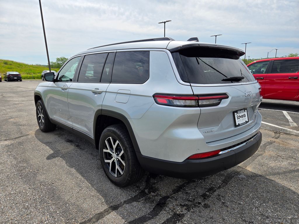 2025 Jeep Grand Cherokee Limited photo 4