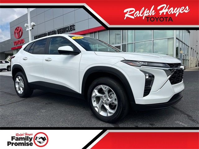 2025 Chevrolet Trax LS's photo