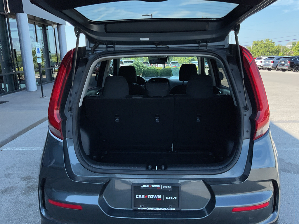 2021 Kia Soul GT-Line photo 12