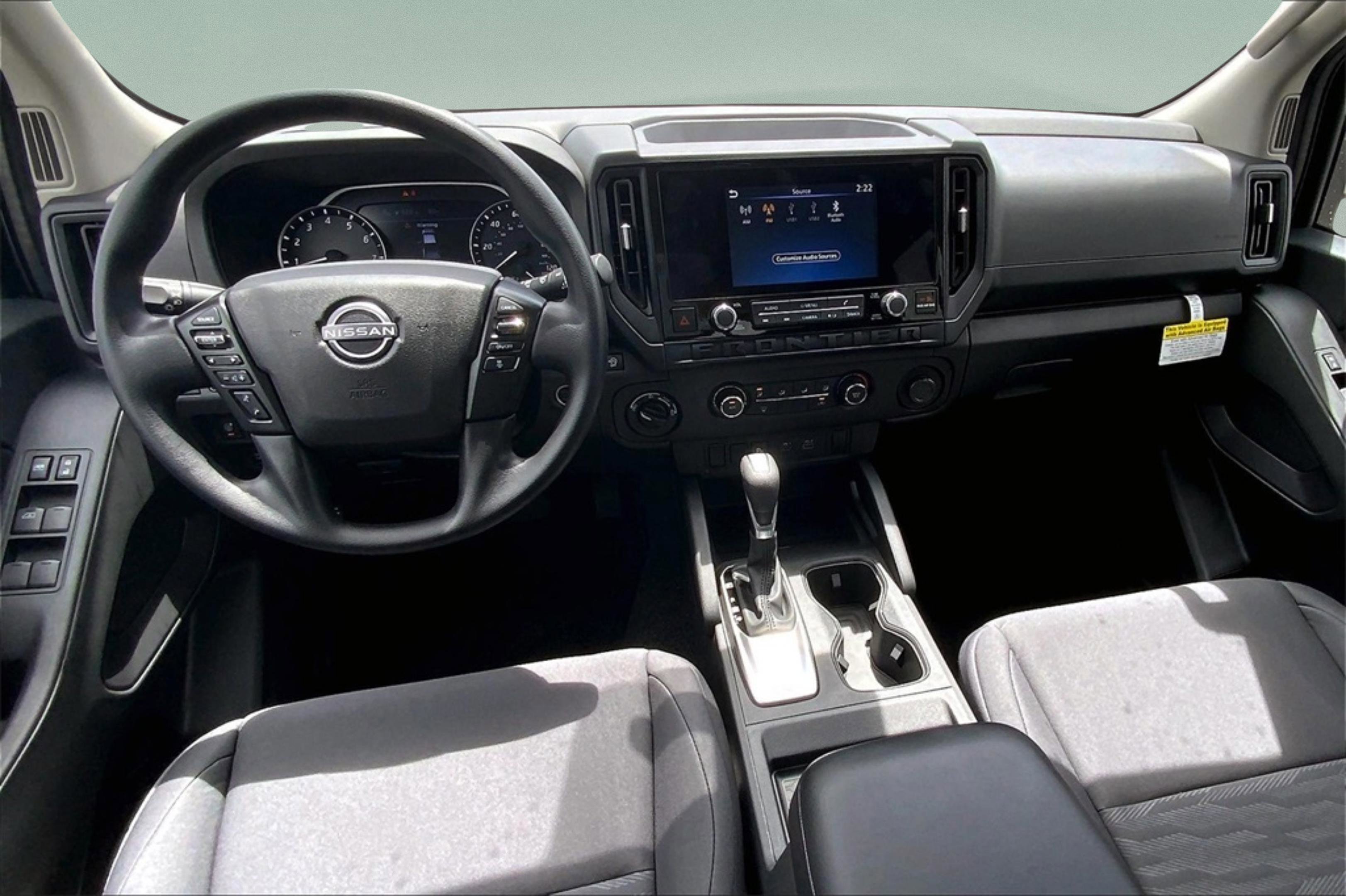 2025 Nissan Frontier S photo 5