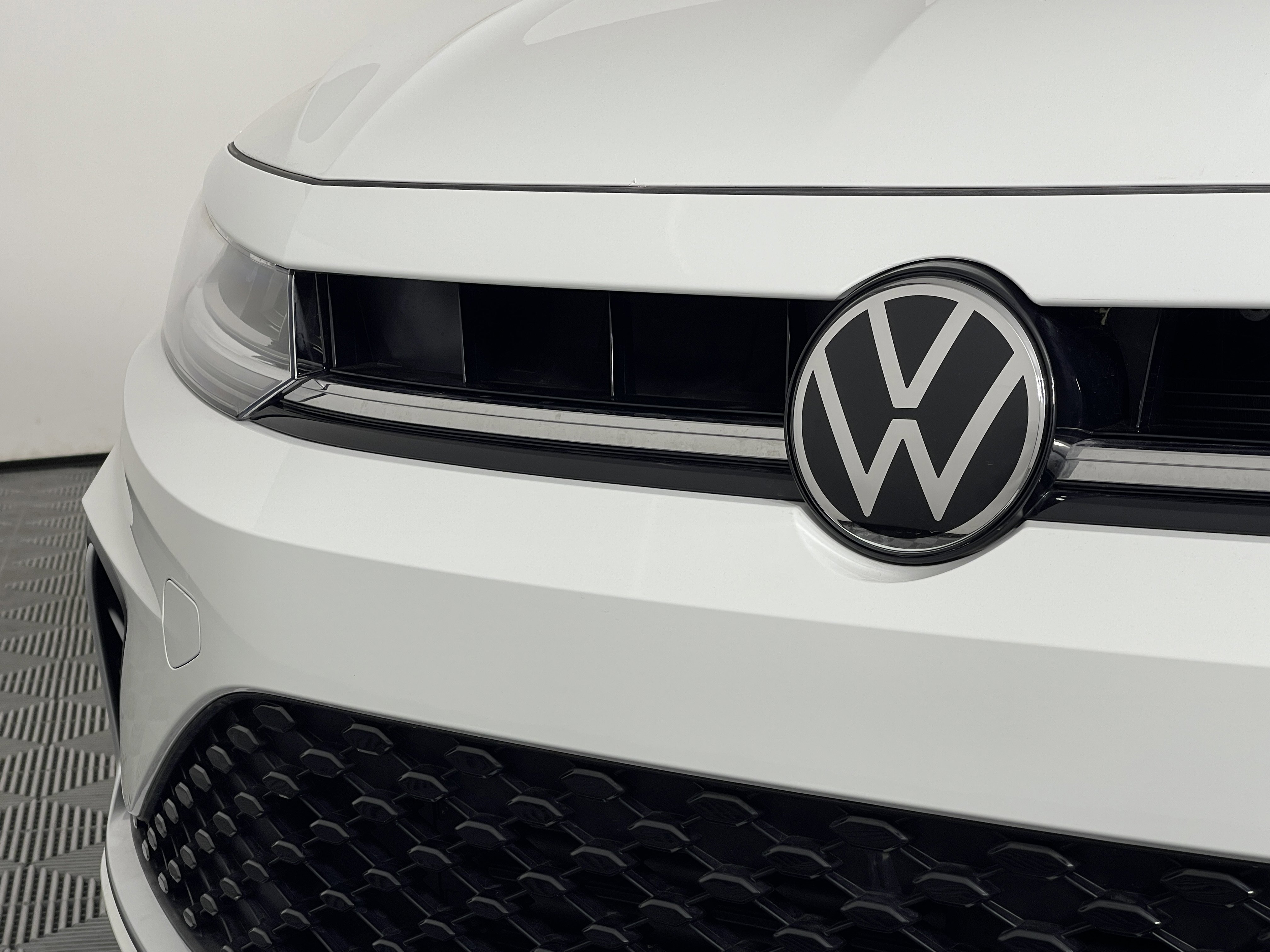 2025 Volkswagen Jetta S photo 2