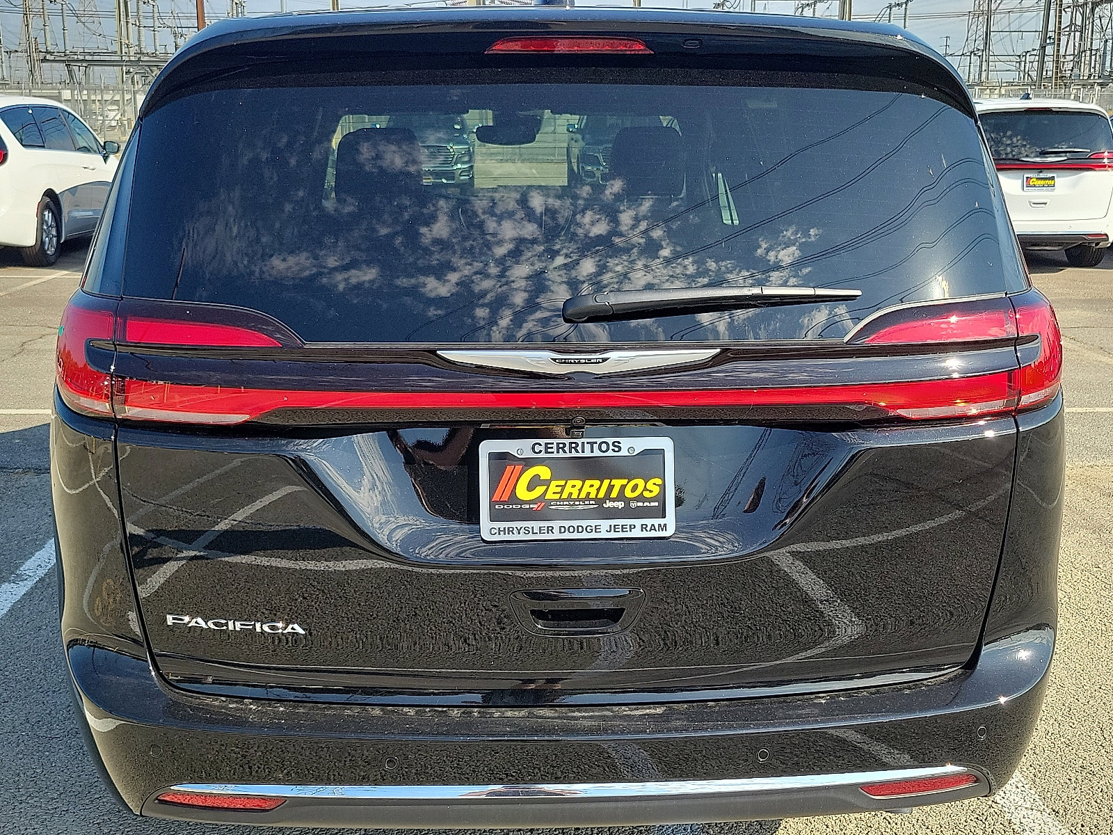 2026 Chrysler Pacifica photo 16