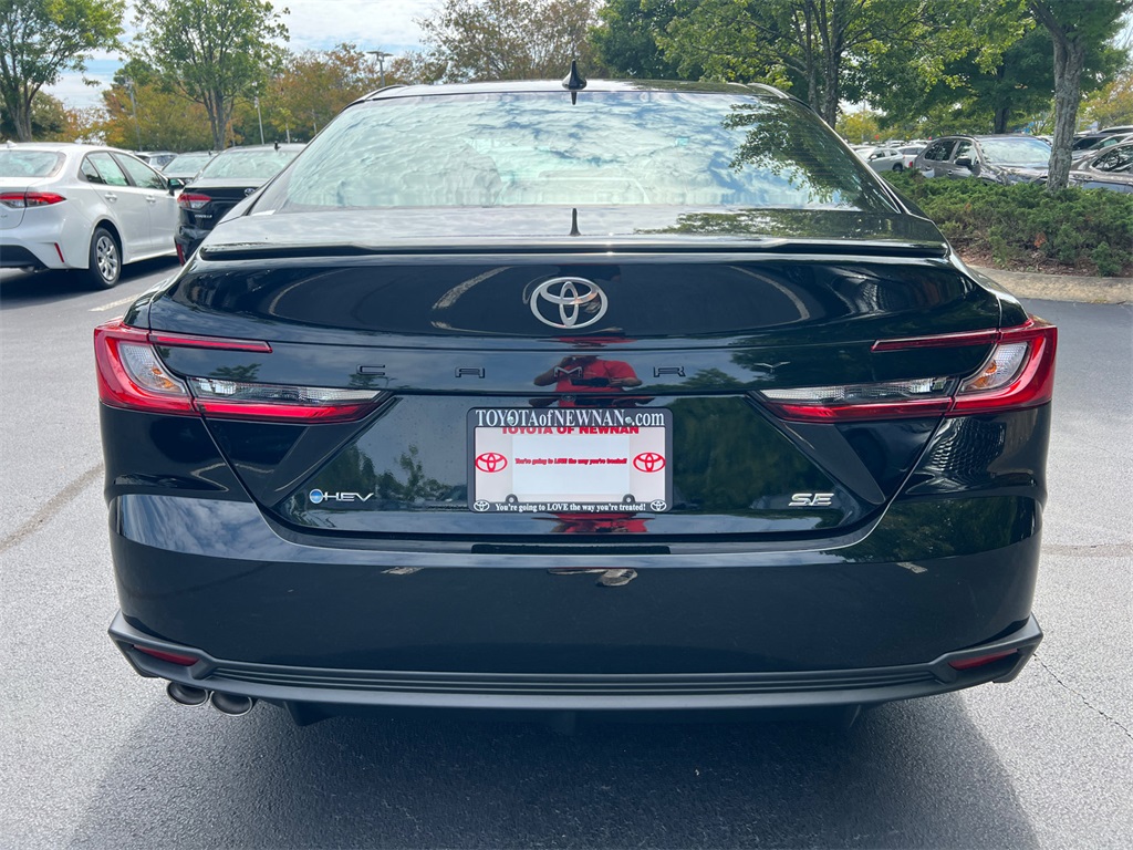 2025 Toyota Camry SE photo 4