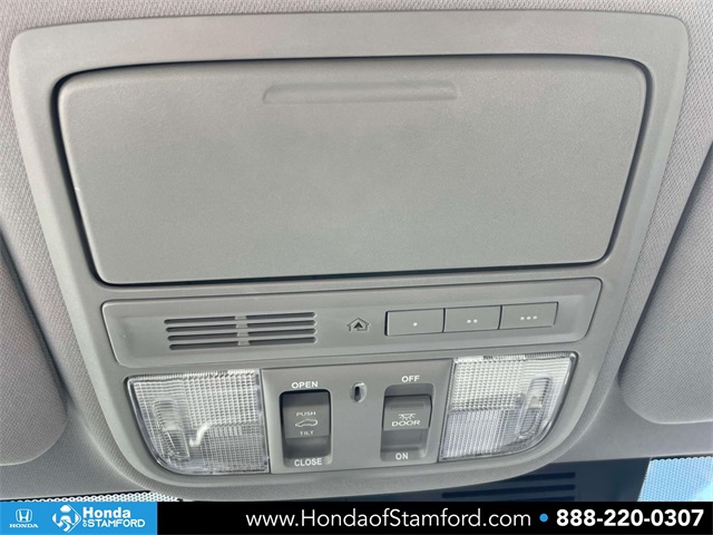 2022 Honda CR-V Hybrid Touring photo 28