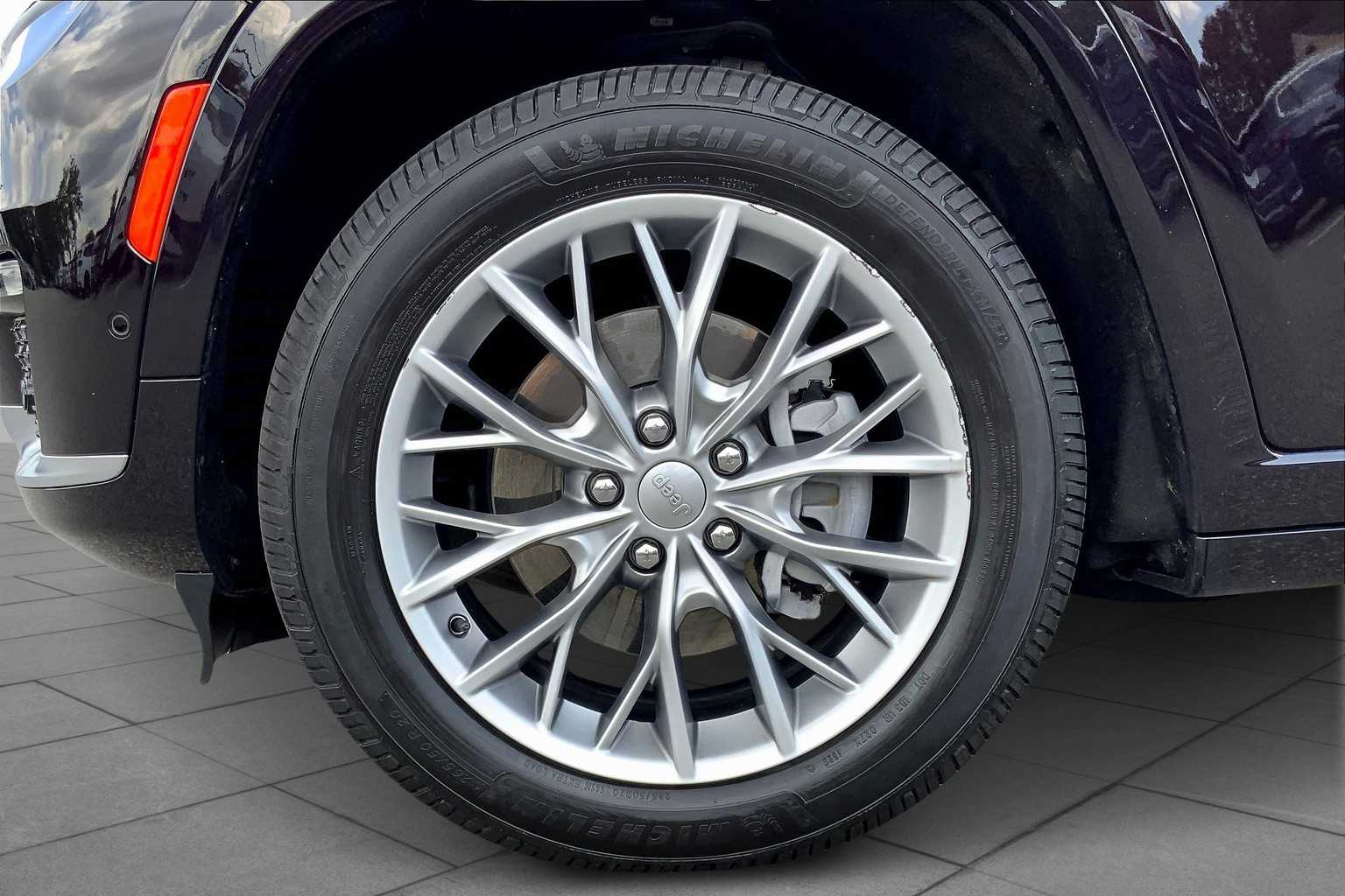 2023 Jeep Grand Cherokee L Summit photo 10
