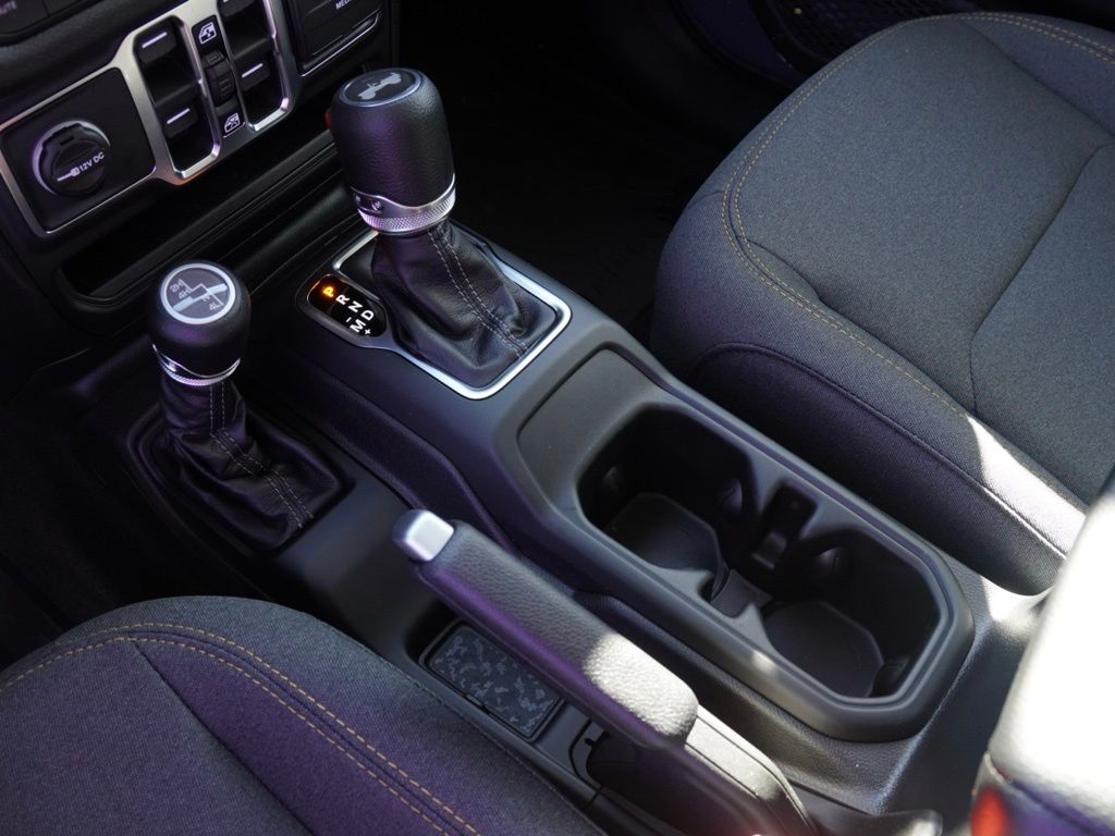 New 2026 Anvil Clear-Coat Exterior Paint Jeep 4-Door Sport S image 19