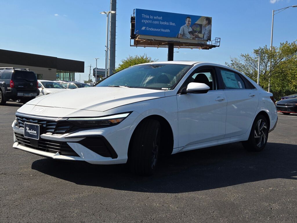 2025 Hyundai Elantra SEL Convenience photo 5