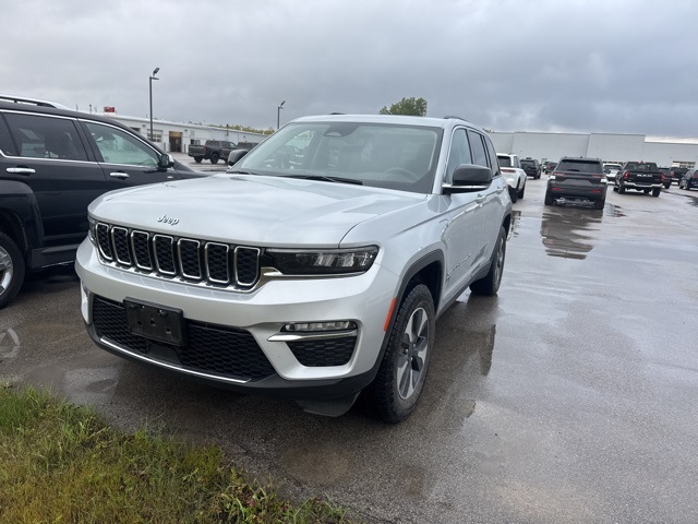 2024 Jeep Cherokee Limited 4xe photo 2