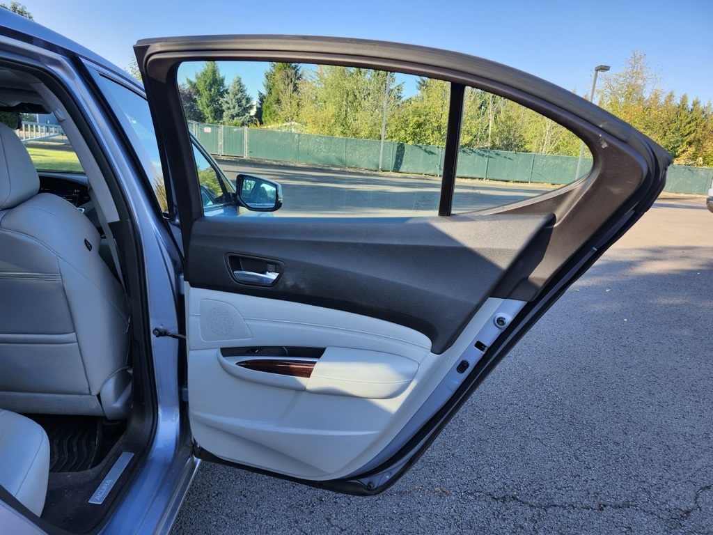 2015 Acura TLX Technology photo 21