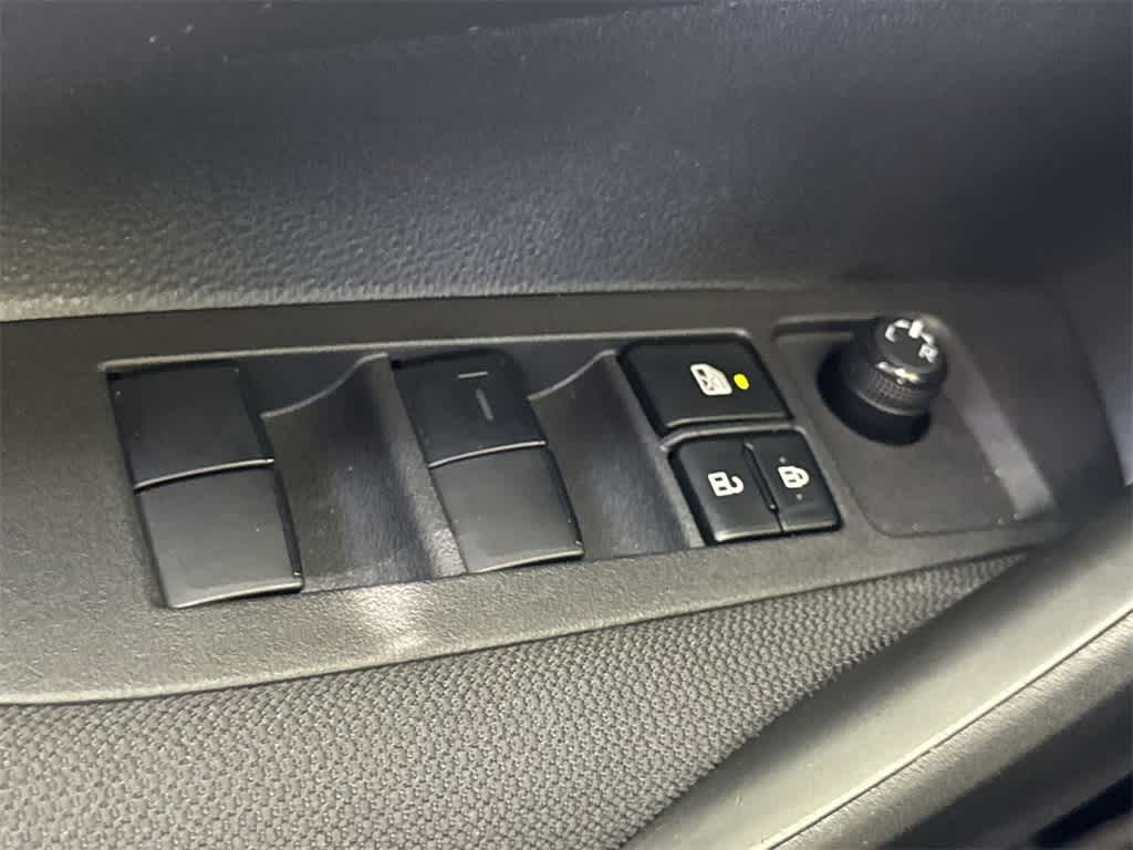 2022 Toyota Corolla LE photo 16