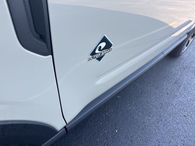2025 Ford Bronco Sport Outer Banks photo 2