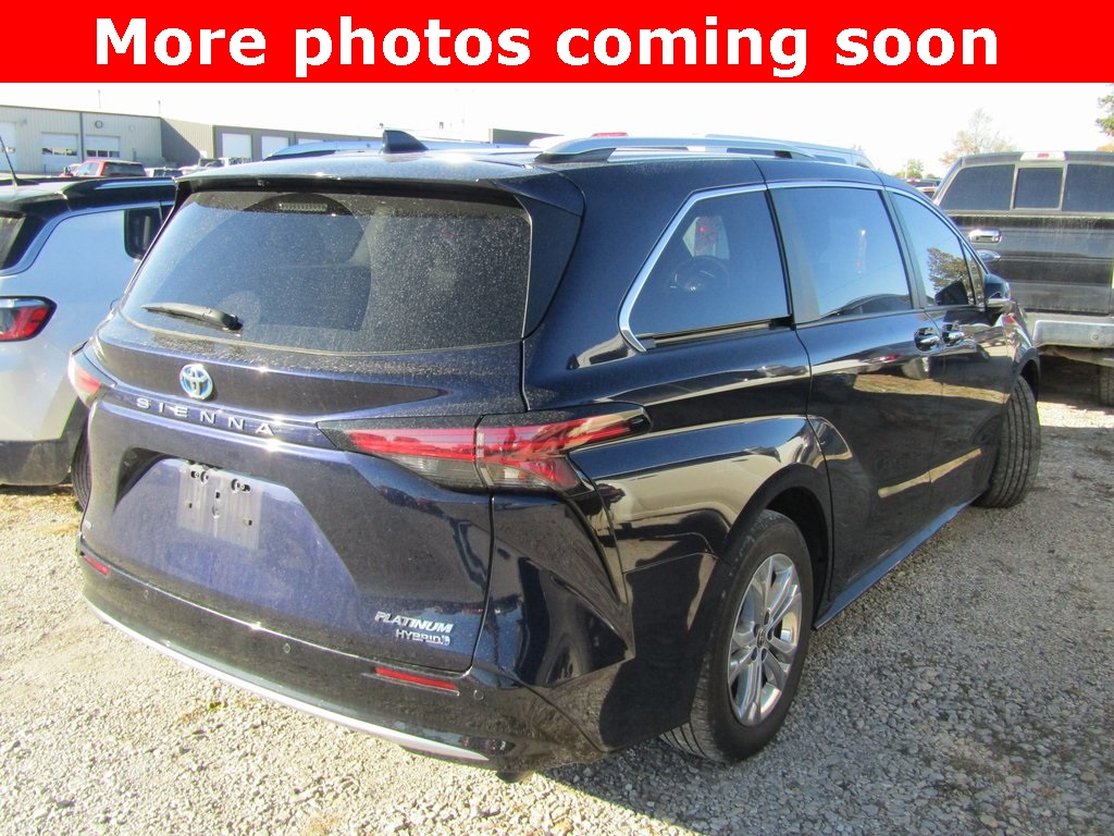 2023 Toyota Sienna Platinum photo 4