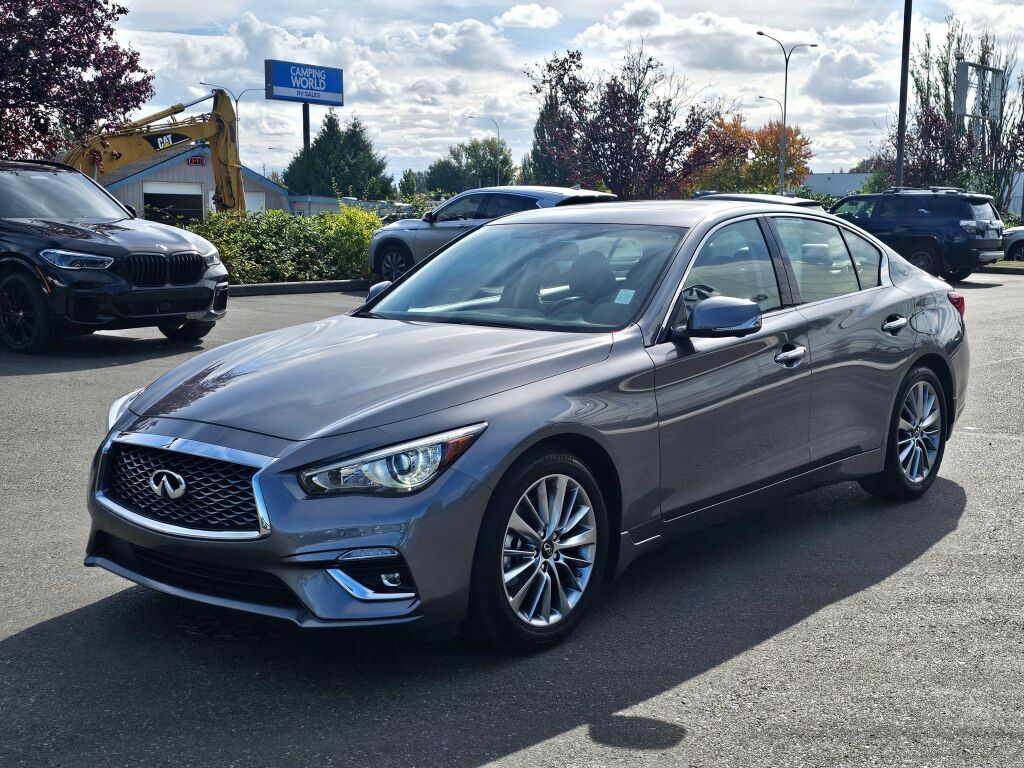 2024 Infiniti Q50 LUXE photo 3