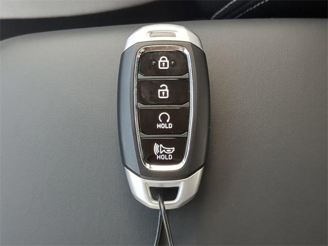 2025 Hyundai Venue SEL photo 26