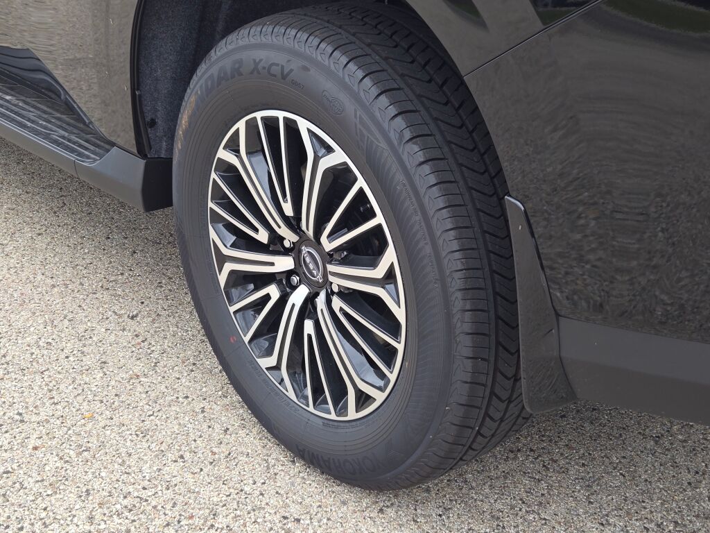 2025 Nissan Armada Platinum photo 17
