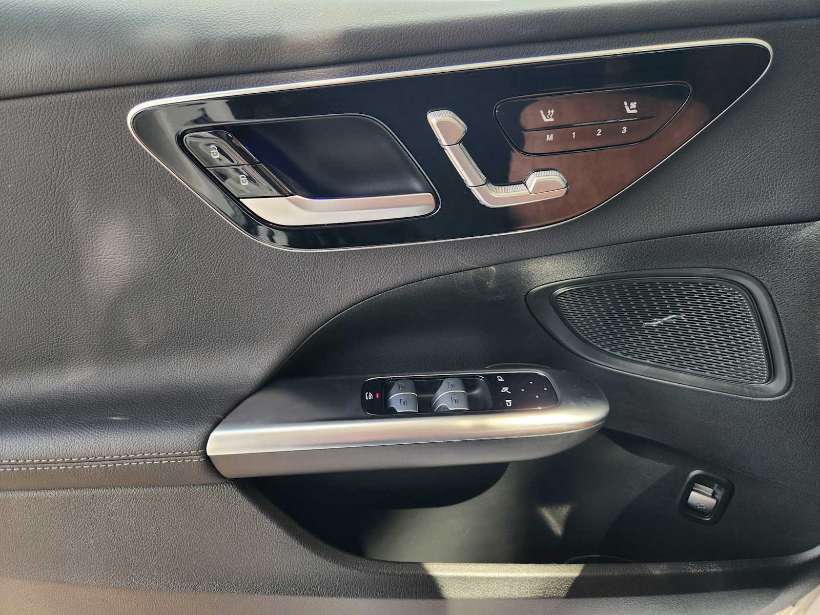 2025 Mercedes Benz C 300 photo 18