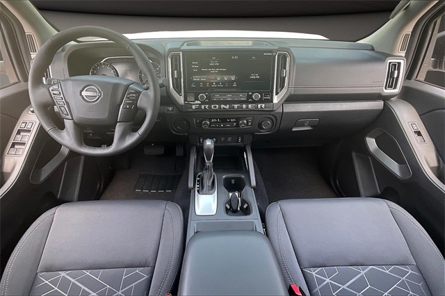 2025 Nissan Frontier SV photo 5