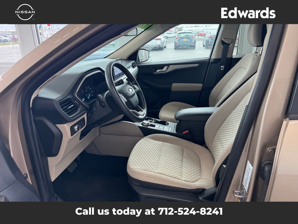 2020 Ford Escape SE photo 17
