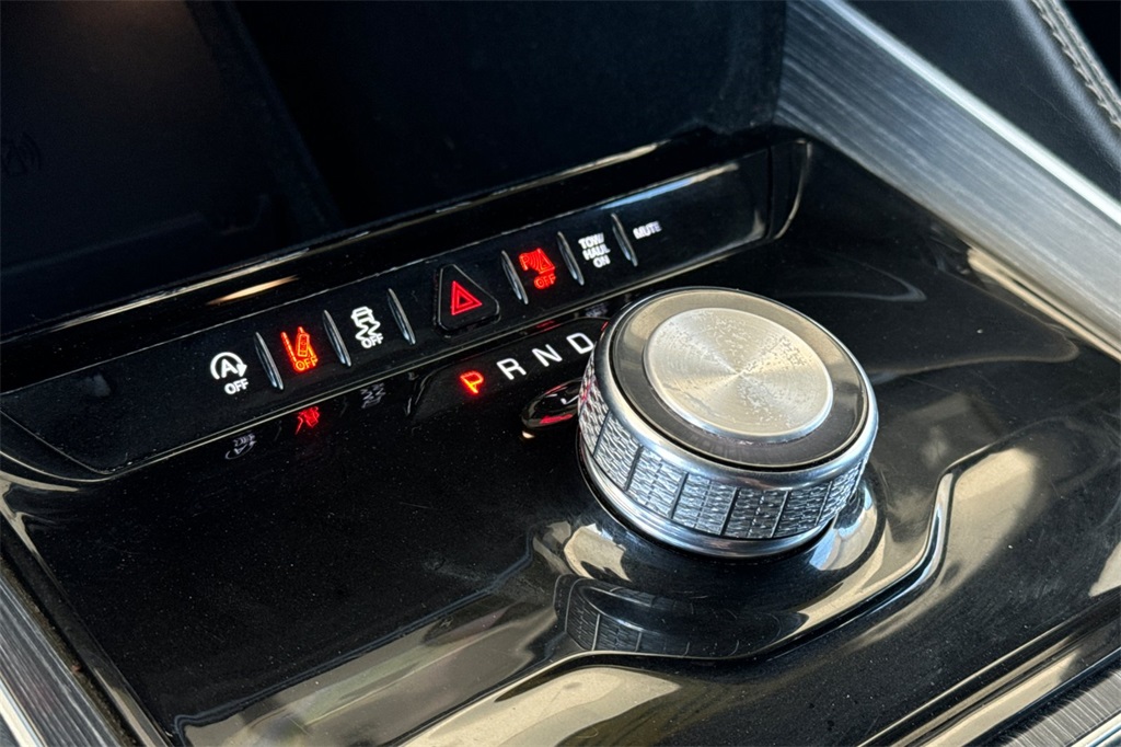 2024 Jeep Wagoneer L Series II photo 21