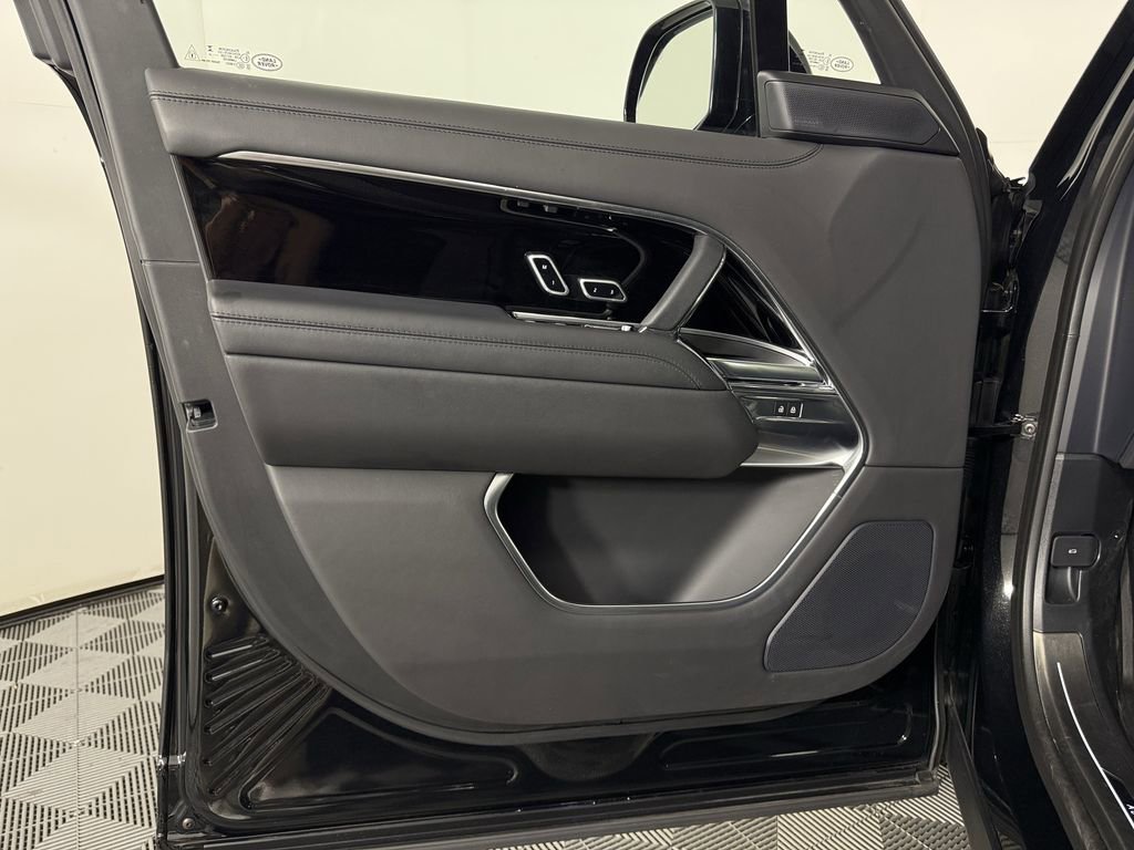 2023 Land Rover Range Rover Autobiography photo 8