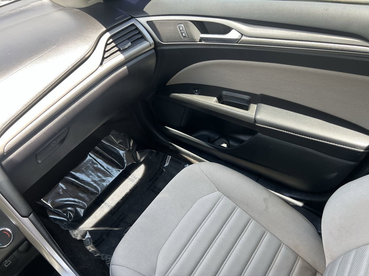 2017 Ford Fusion S Hybrid photo 14