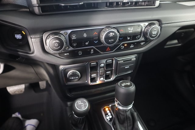 2025 Jeep Wrangler Sahara photo 12