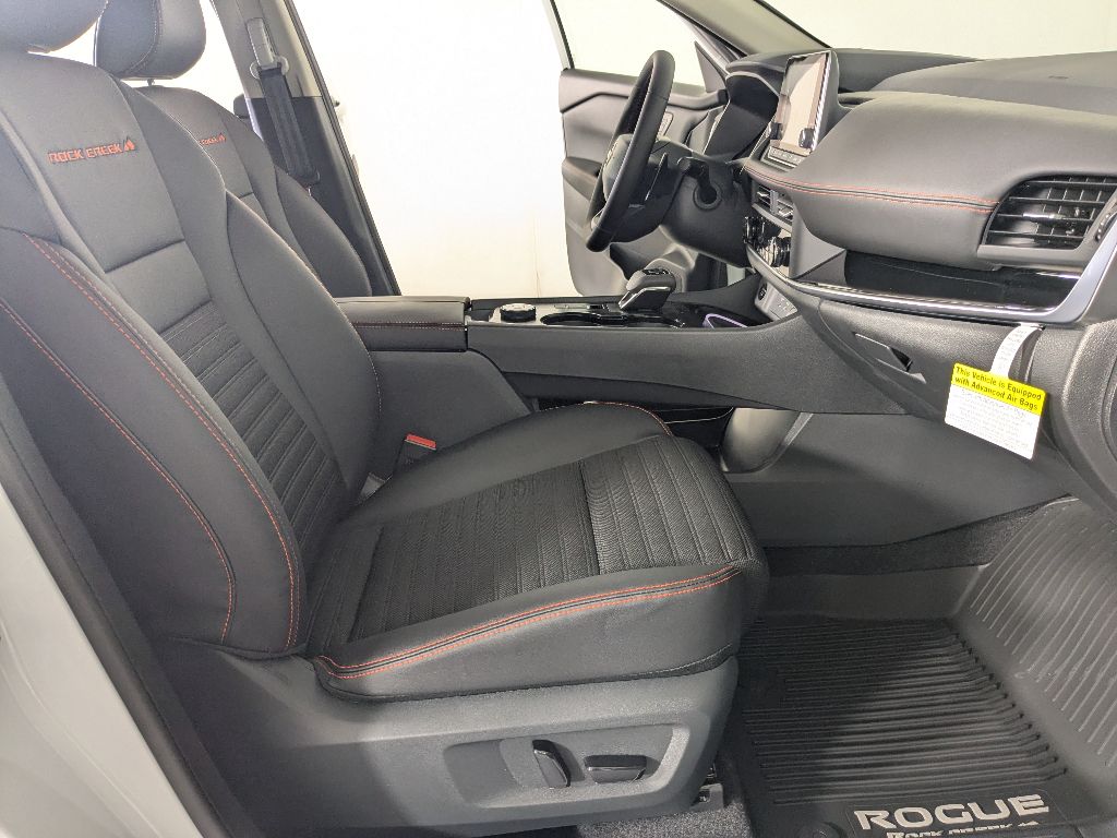 2026 Nissan Rogue SV photo 15