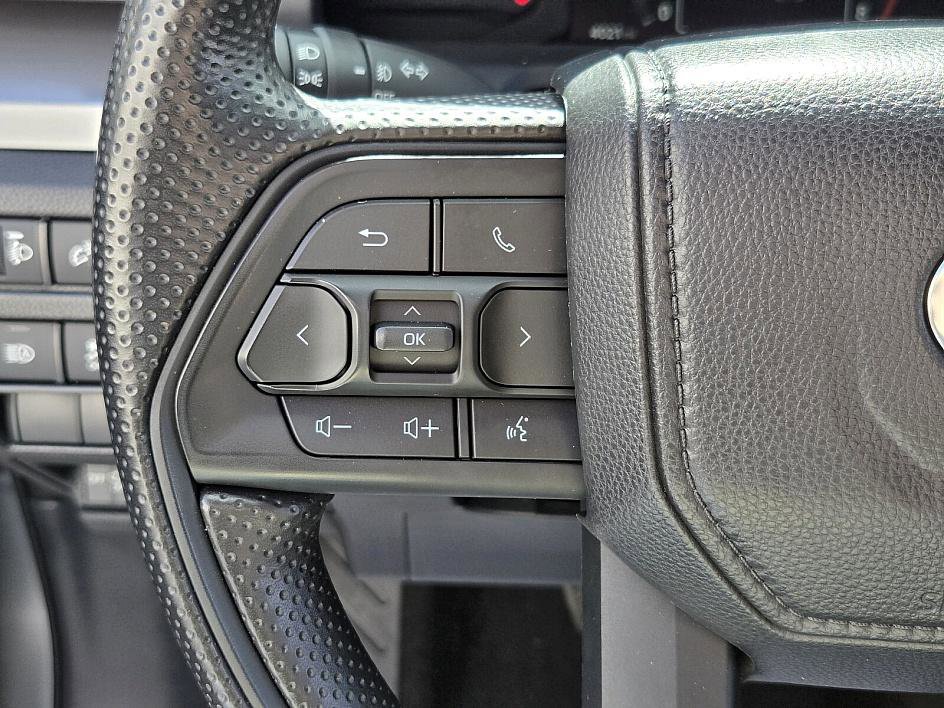 2024 Toyota Tacoma SR5 photo 25