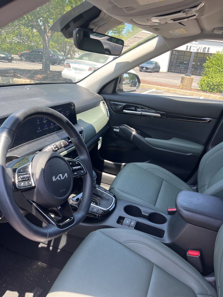 2024 Kia Seltos SX photo 10
