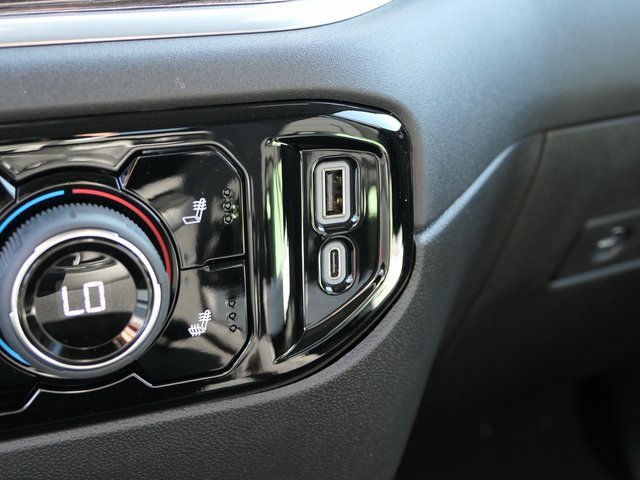2025 Chevrolet Silverado 1500 LT photo 19