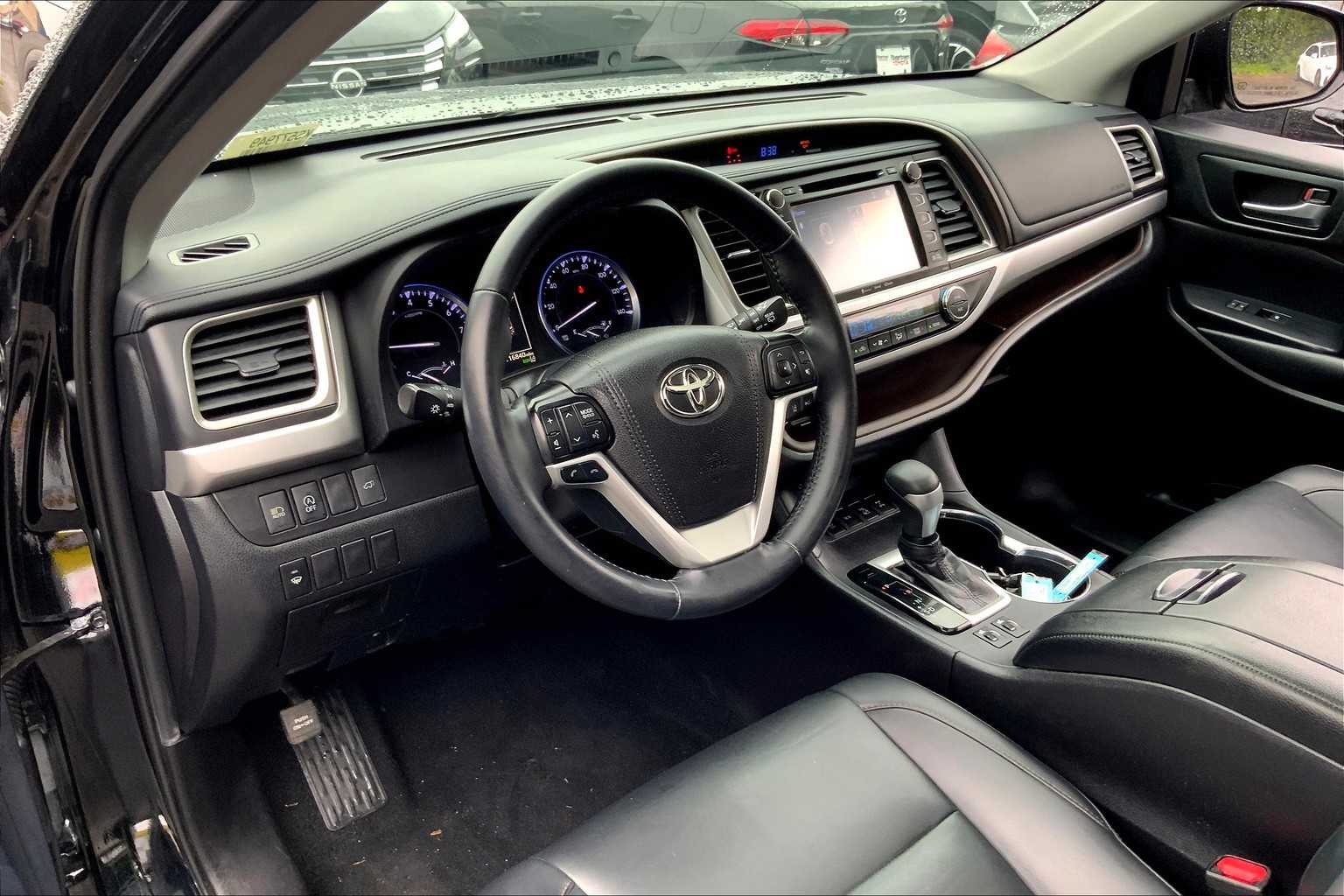 2019 Toyota Highlander XLE photo 16