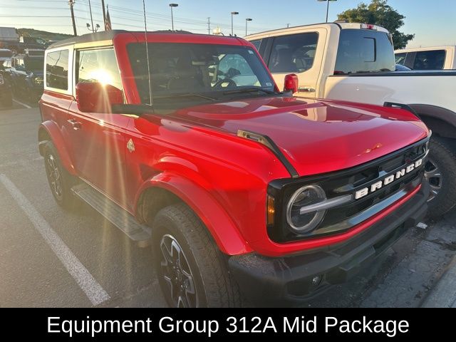 2023 Ford Bronco Outer Banks photo 3