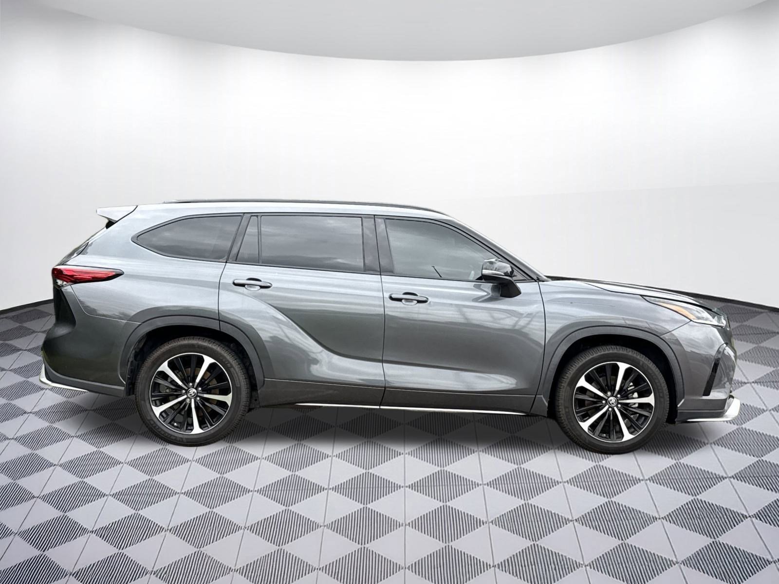 2021 Toyota Highlander XSE photo 8