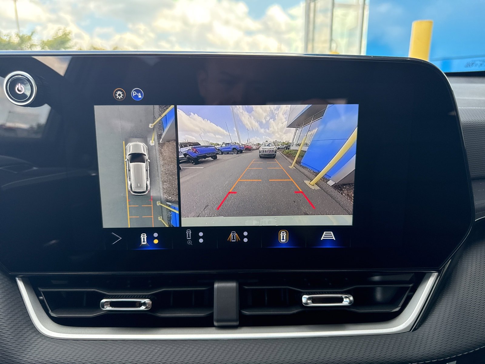 2026 Chevrolet Equinox LT photo 21