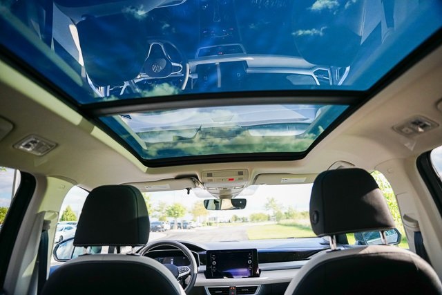 2025 Volkswagen Taos SE photo 22