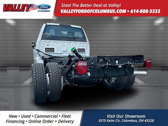 2025 Ford F-550 photo 3